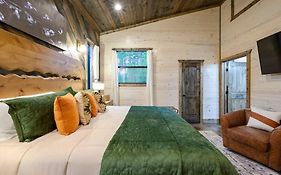 Ember Skye Cabin - 2 Bdr & Bunk Nook/2.5 Bath