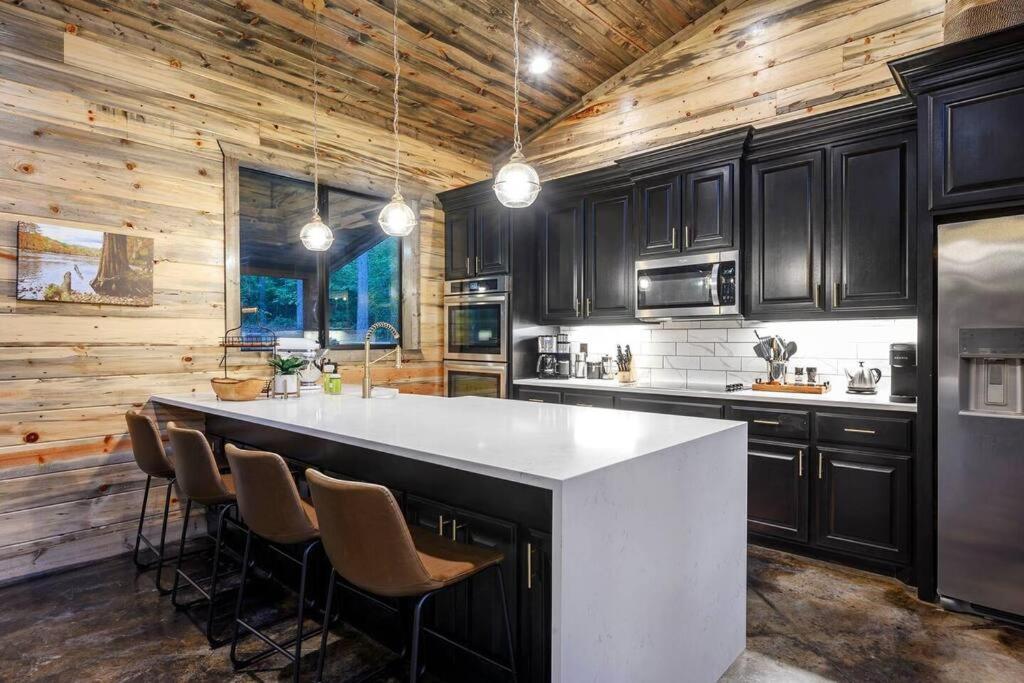 Ember Skye Cabin - 2 Bdr & Bunk Nook/2.5 Bath Broken Bow Exterior photo