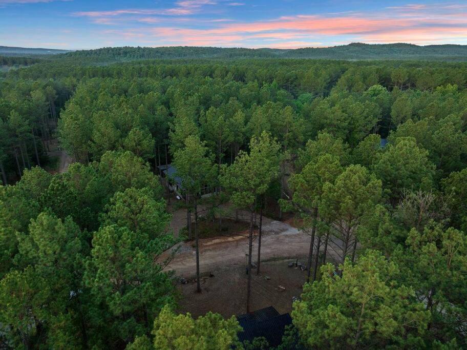Ember Skye Cabin - 2 Bdr & Bunk Nook/2.5 Bath Broken Bow Exterior photo