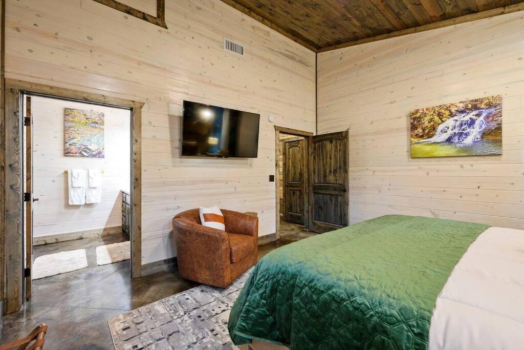 Ember Skye Cabin - 2 Bdr & Bunk Nook/2.5 Bath Broken Bow Exterior photo