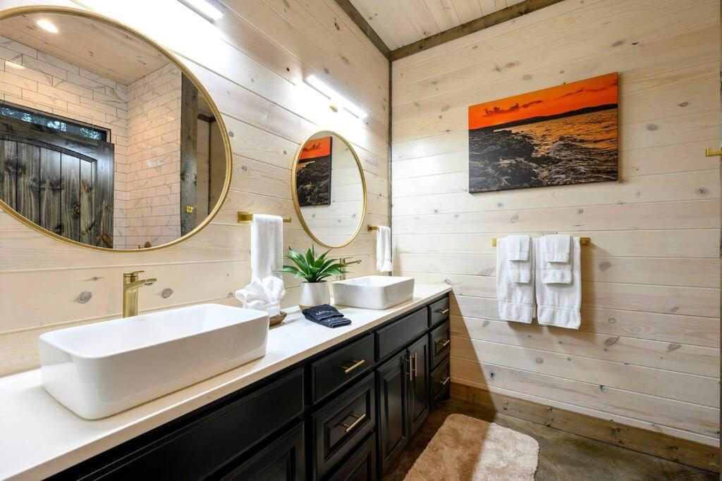 Ember Skye Cabin - 2 Bdr & Bunk Nook/2.5 Bath Broken Bow Exterior photo