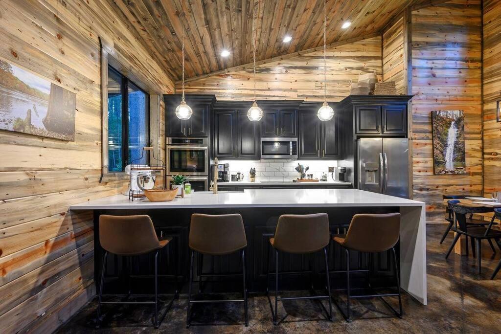 Ember Skye Cabin - 2 Bdr & Bunk Nook/2.5 Bath Broken Bow Exterior photo