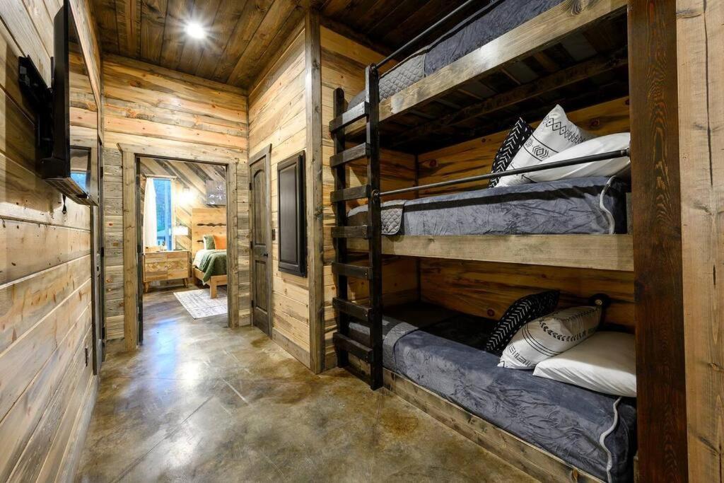Ember Skye Cabin - 2 Bdr & Bunk Nook/2.5 Bath Broken Bow Exterior photo