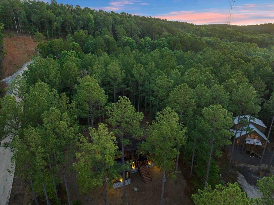 Ember Skye Cabin - 2 Bdr & Bunk Nook/2.5 Bath Broken Bow Exterior photo